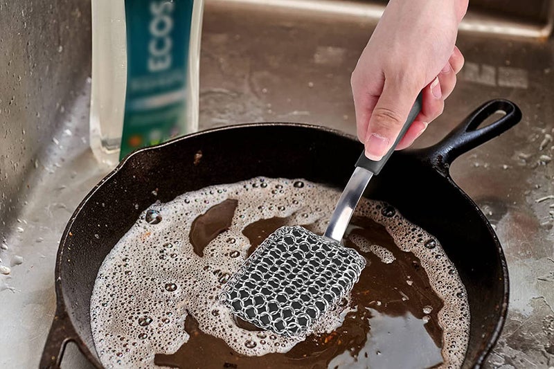Herda Cast Iron Scrubber Brush with Handle Cast Iron Cleaner Chainmail Scrubber + Pan Scraper, 316 Chain Maille to Clean Pan Pot Skillet Grill Griddle Metal Scrub Wok Scrub Carbon Dutch Oven Carbon Cleaning - Image 2